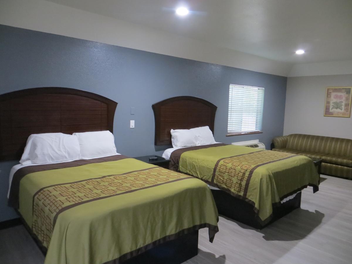 Regency Suites Iah Beltway 8 Houston Exterior photo